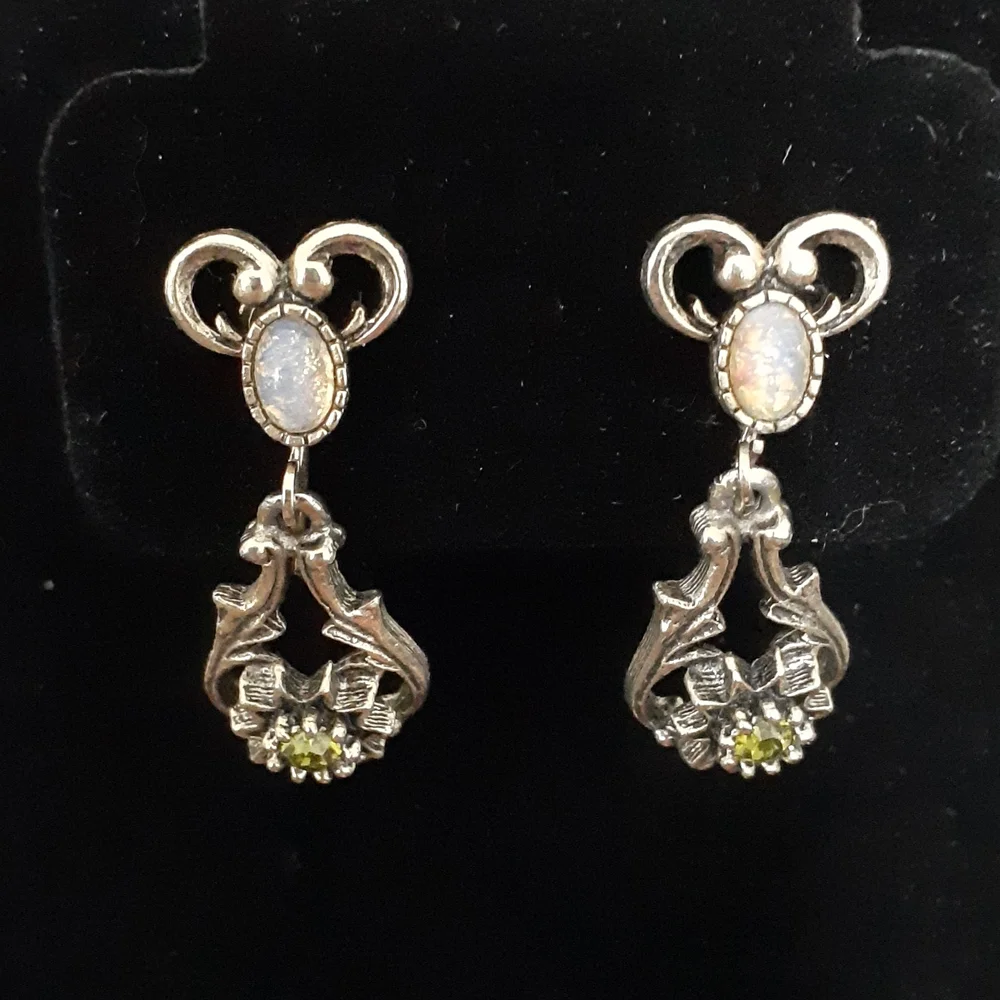 Vintage Sarah Coventry Clip On Dangle Earrings